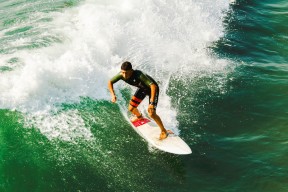 开云体育在线赛事直播-拉文空接暴扣点燃主场氛围，拉文实战360度扣篮